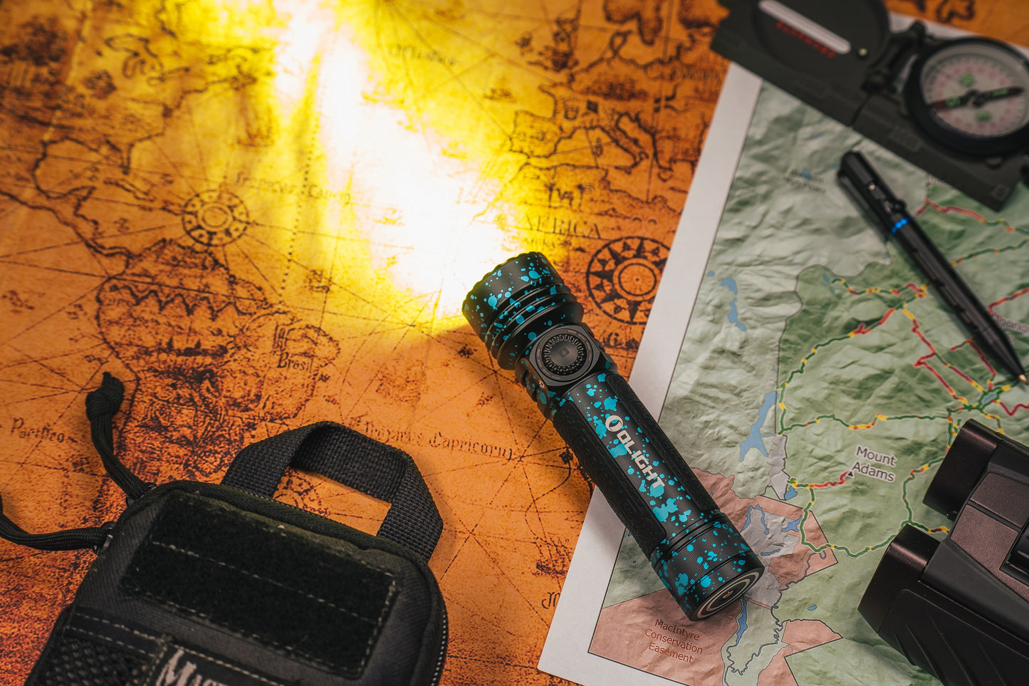 Latarka taktyczno-poszukiwawcza Olight Seeker 4 Pro Cool White Deep Ocean - 4600 lumenów