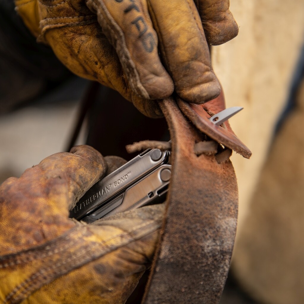 Multitool Leatherman Bond z kaburą