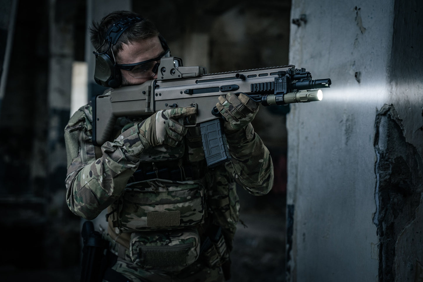 Chwyt kątowy przedni IMI Defense RIS Front Support Grip - Black