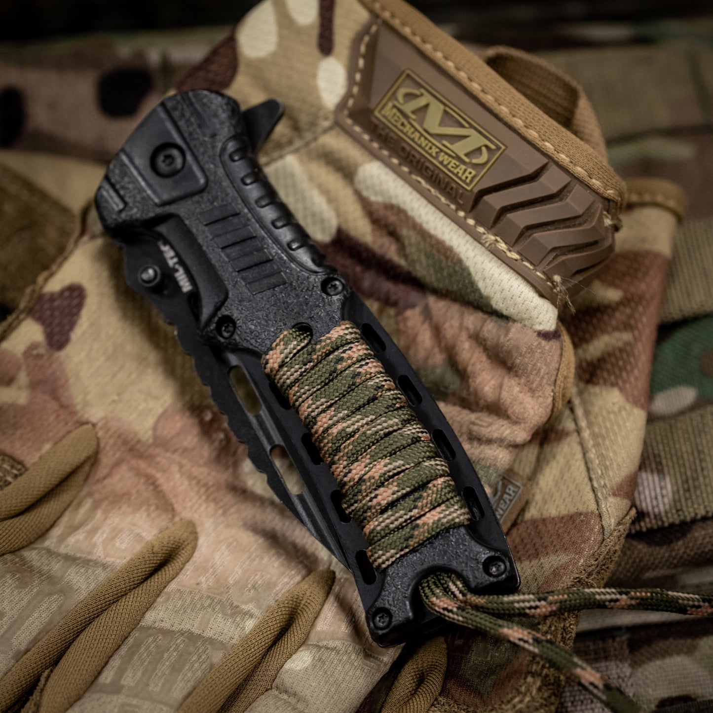 Nóż składany Mil-Tec Paracord z krzesiwem - Camo