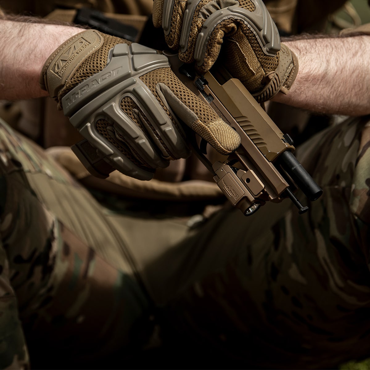 Latarka na broń Olight PL Mini 3 Valkyrie - Desert Tan - 600 lumenów