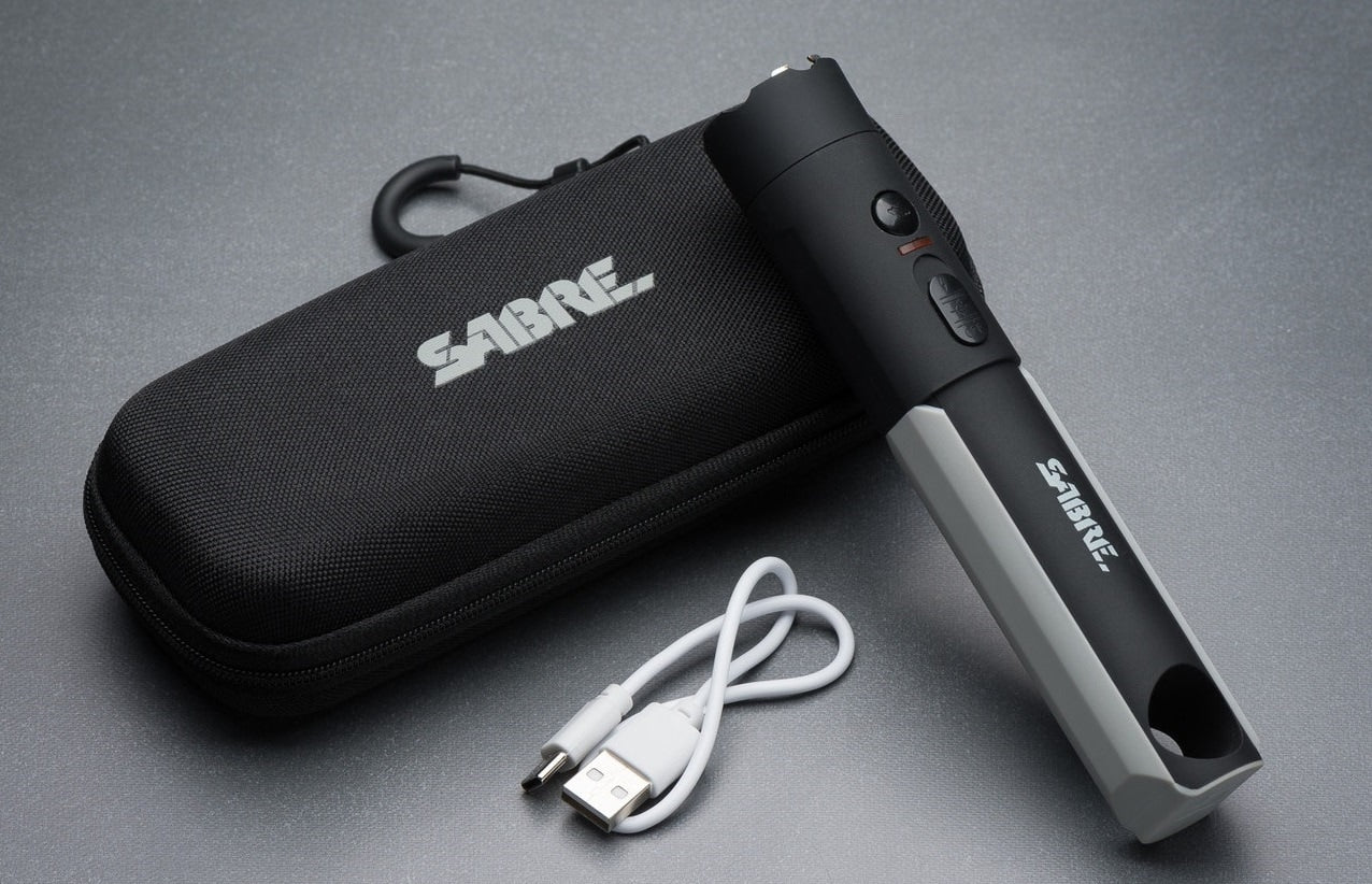 Paralizator Sabre 2-in-1 Stun Gun z latarką - Black