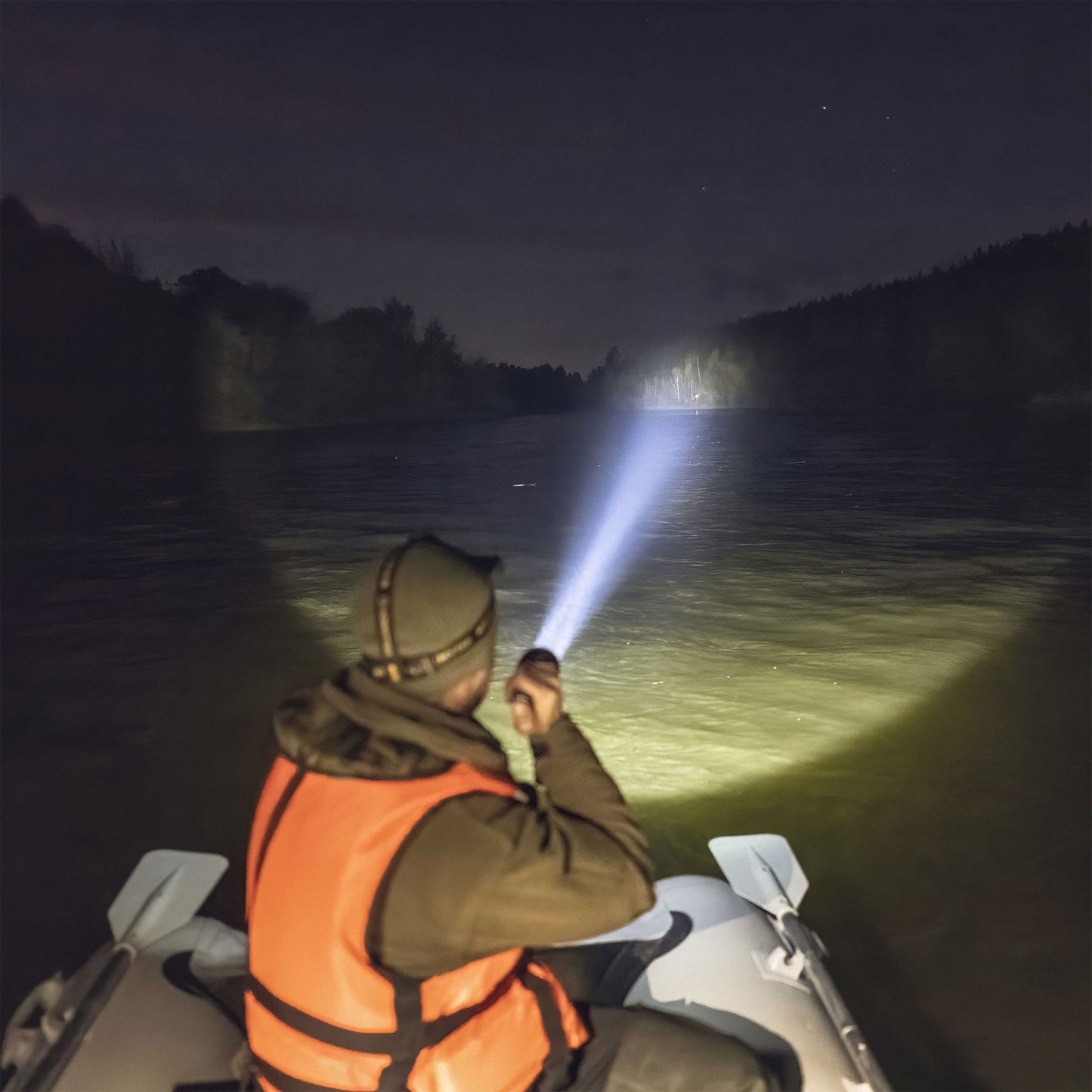 Latarka Armytek Barracuda Pro Max USB White - 2800 lumenów