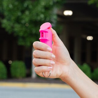 Gaz pieprzowy Sabre Finger Grip Flip Key Ring Pink 15,9 ml - żel