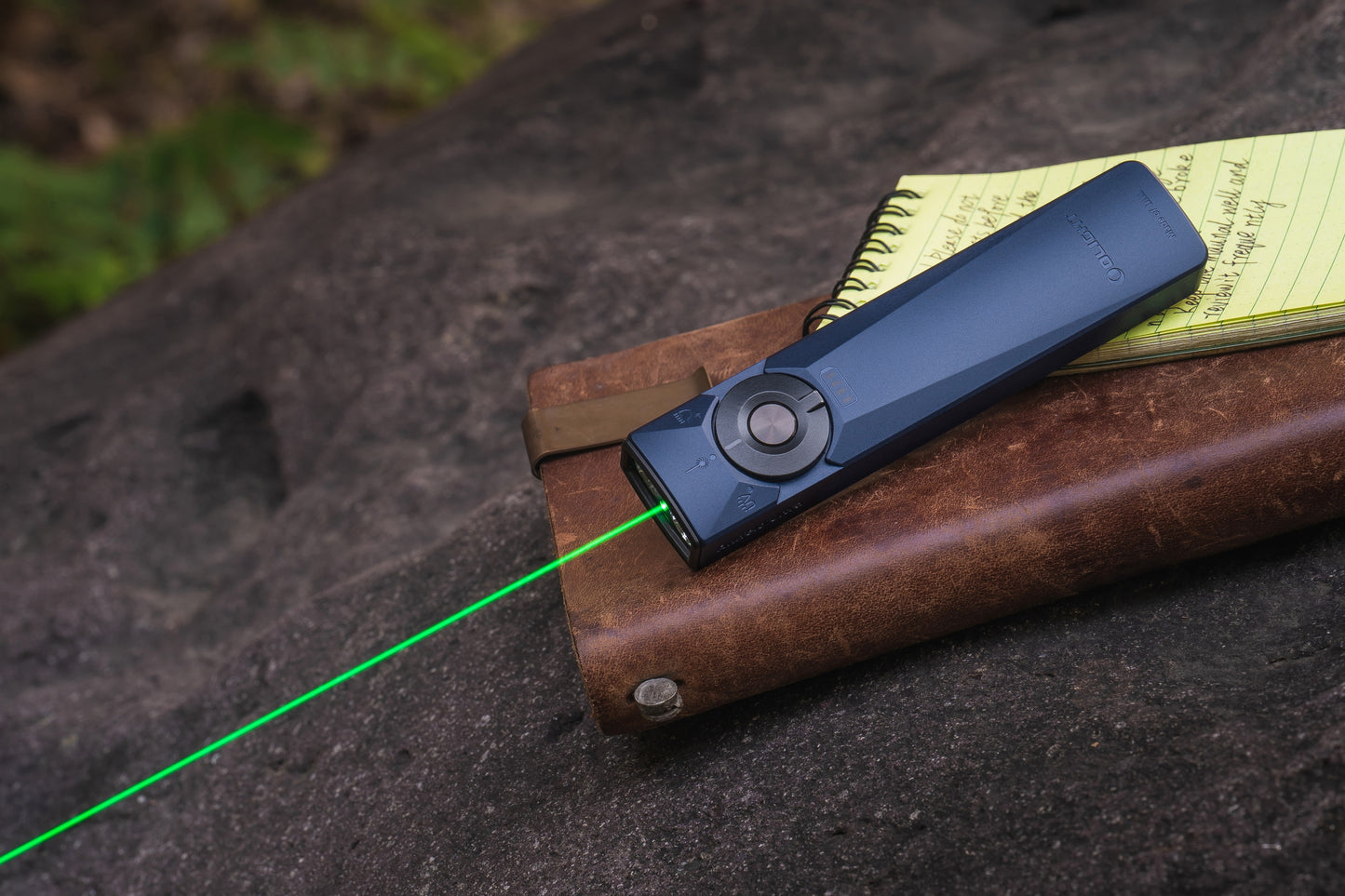 Latarka ze wskaźnikiem laserowym Olight Arkfeld Ultra UV Cool White Navy Blue - 1400 lumenów