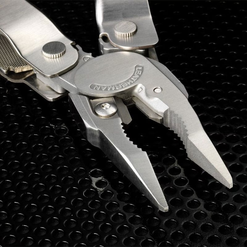 Multitool Leatherman Super Tool 300 Black z kaburą