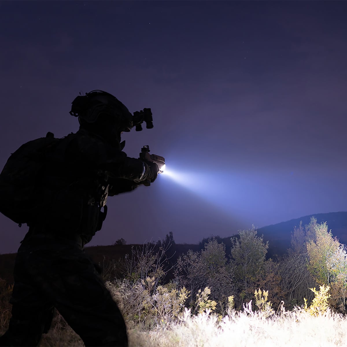 Latarka na broń z celownikiem laserowym Olight BALDR Pro R - 1350 lumenów, Green Laser