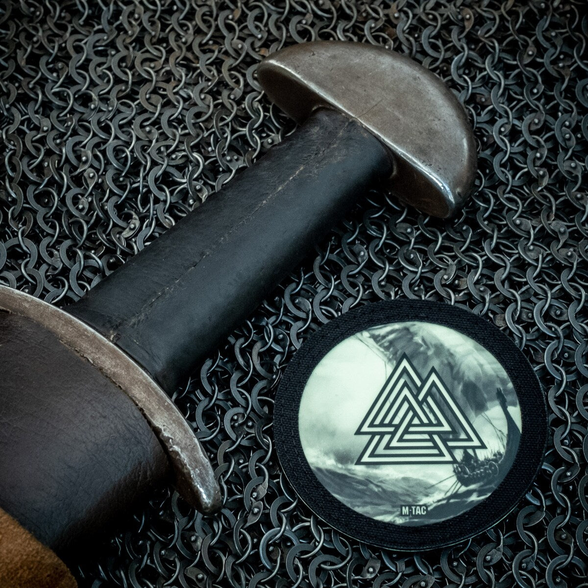 Naszywka M-Tac Valknut Drakkar fluorescencyjna - Black