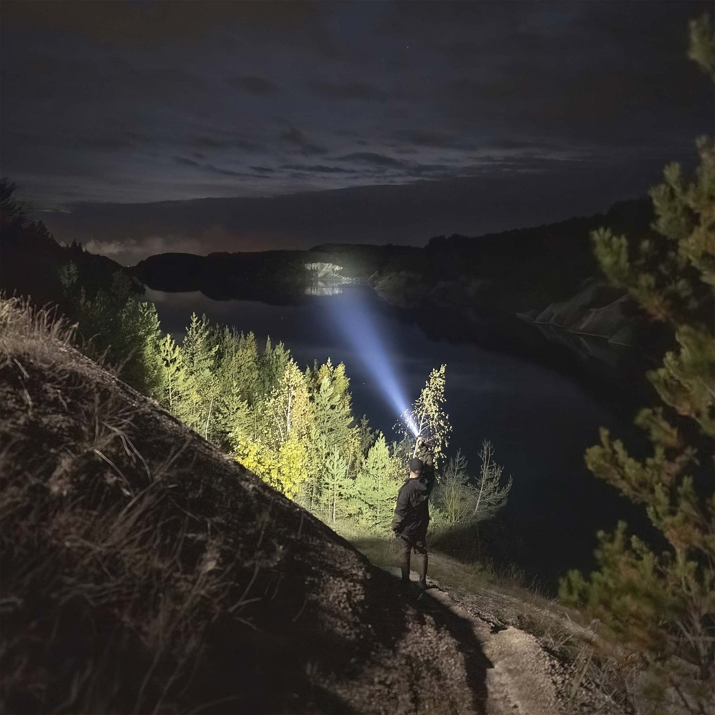Latarka Armytek Barracuda Pro Max USB White - 2800 lumenów
