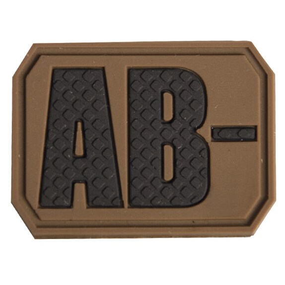 Emblemat Mil-Tec z grupą krwi AB- coyote