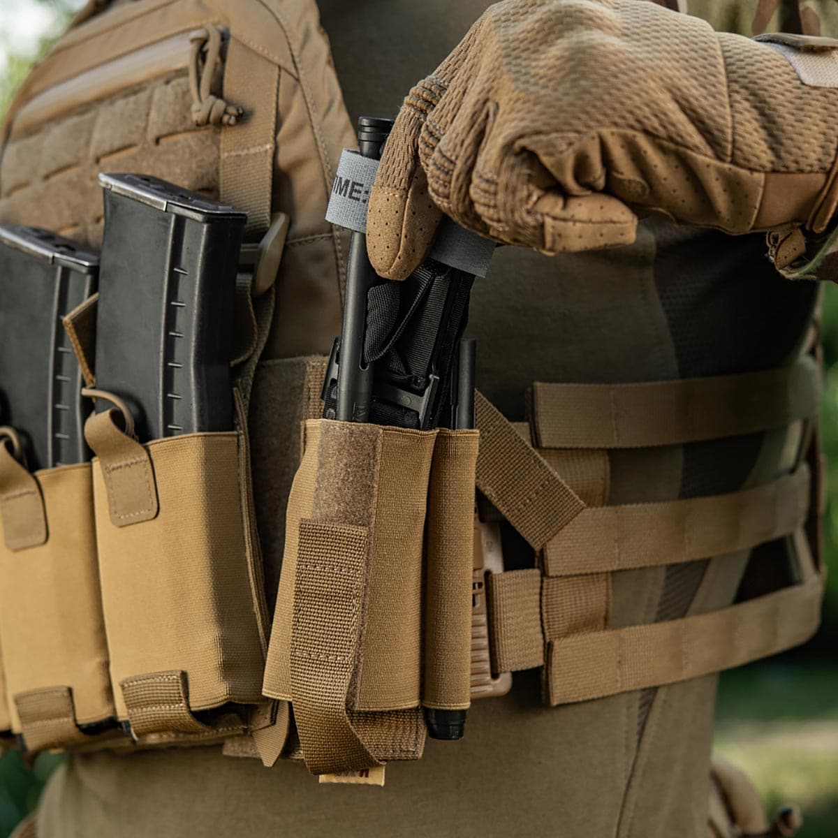 Ładownica z rzepem M-Tac na stazę taktyczną Gen. 5 - Coyote