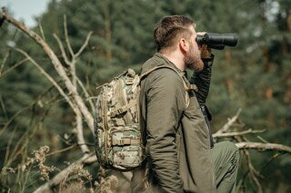 Lornetka wojskowa Bushnell Legacy 10-22x50 WP