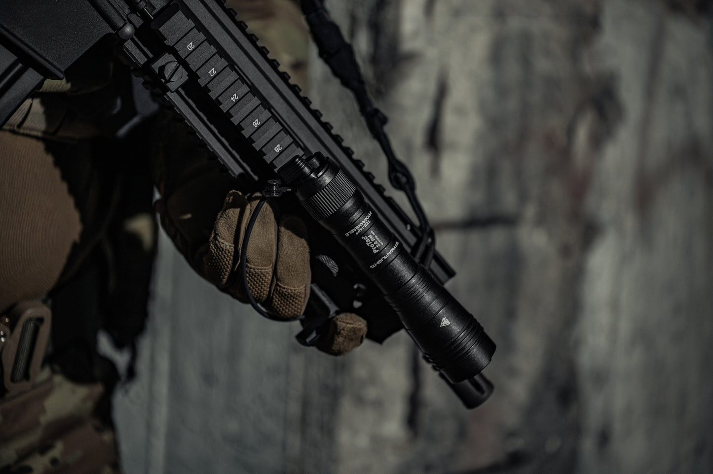 Latarka na broń Streamlight ProTac 2.0 Rail Mount z włącznikiem żelowym - 2000 lumenów