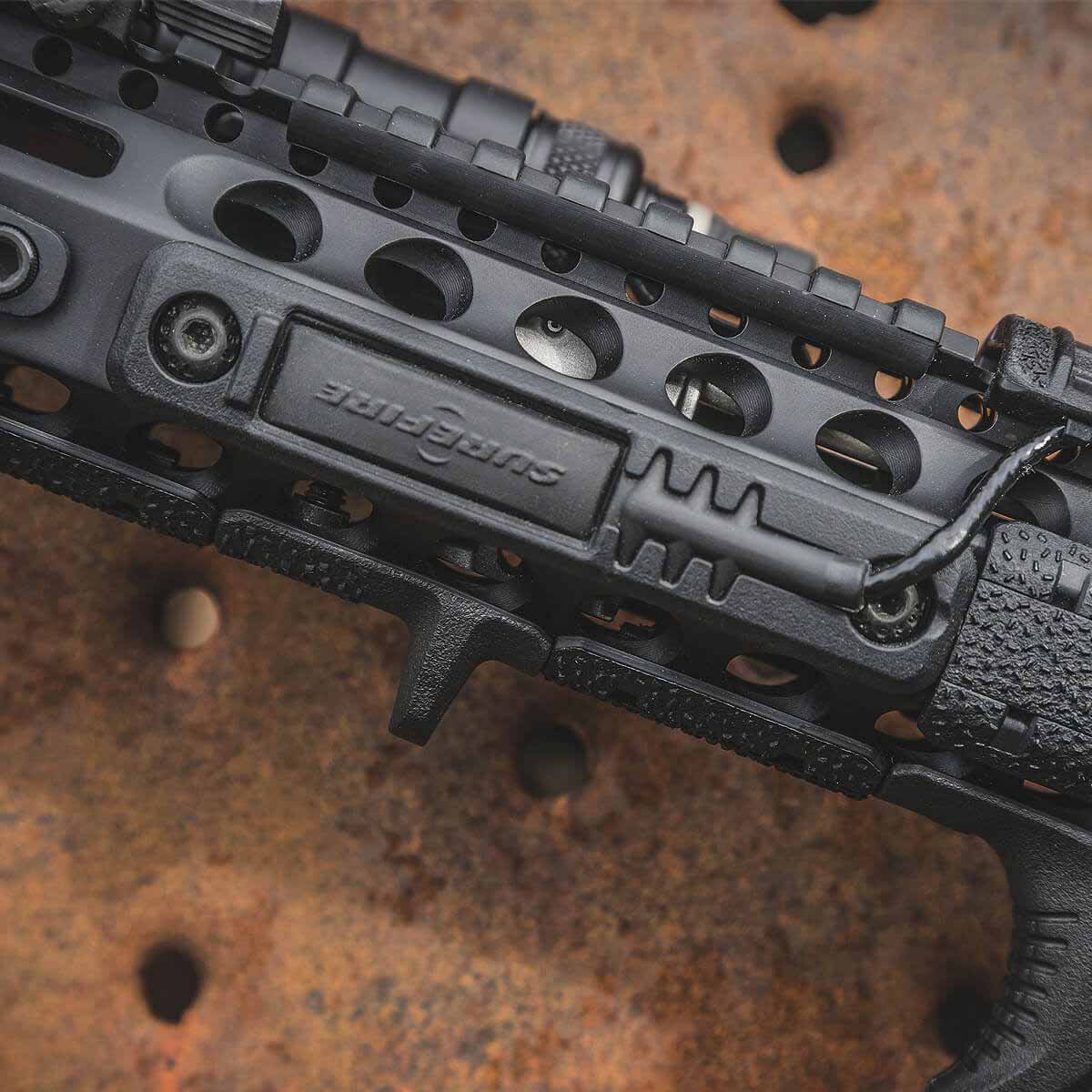 Montaż Magpul M-LOK Tape Switch Mounting Plate do włącznika Surefire ST - Black