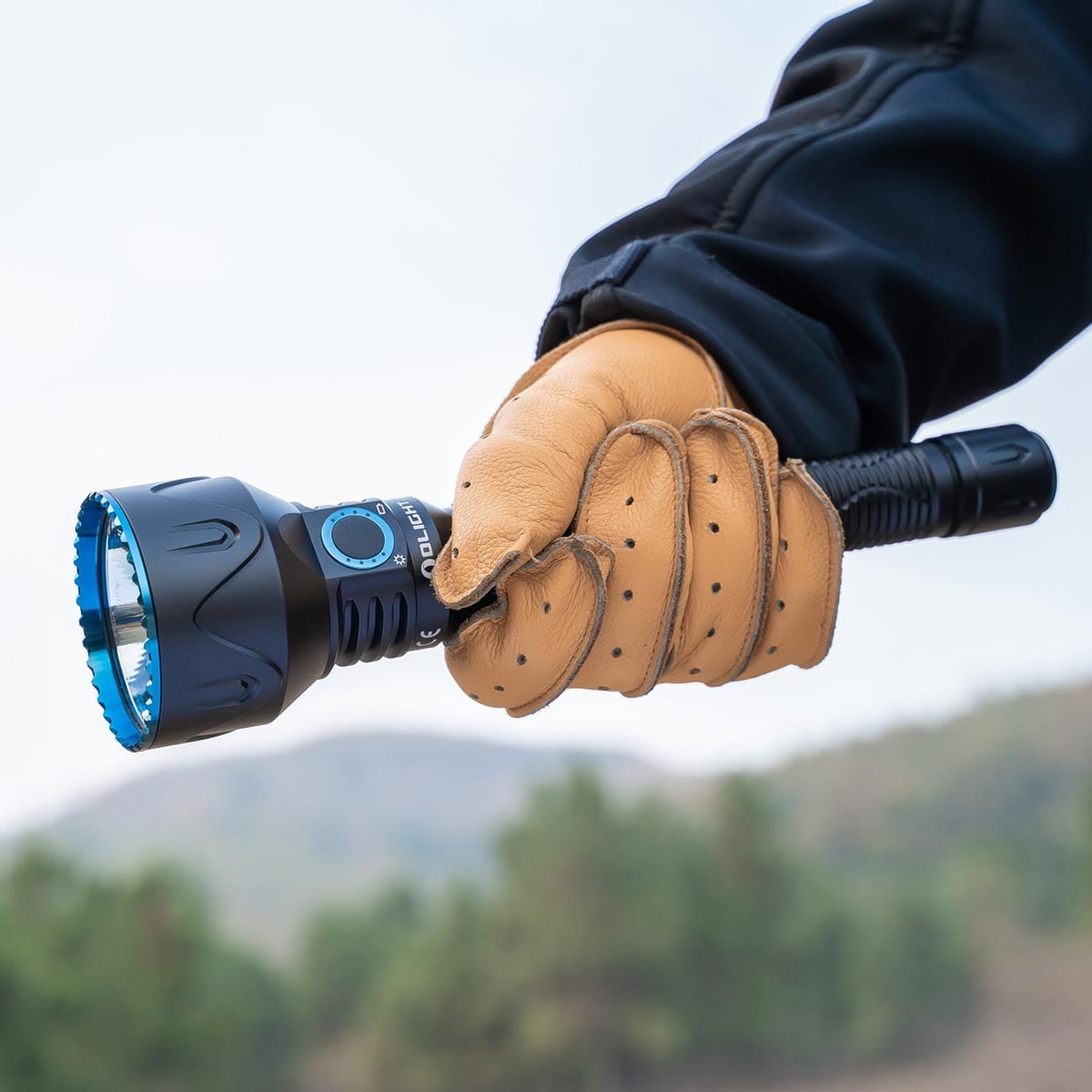 Latarka taktyczno-poszukiwawcza Olight Javelot Pro 2 Black - 2500 lumenów