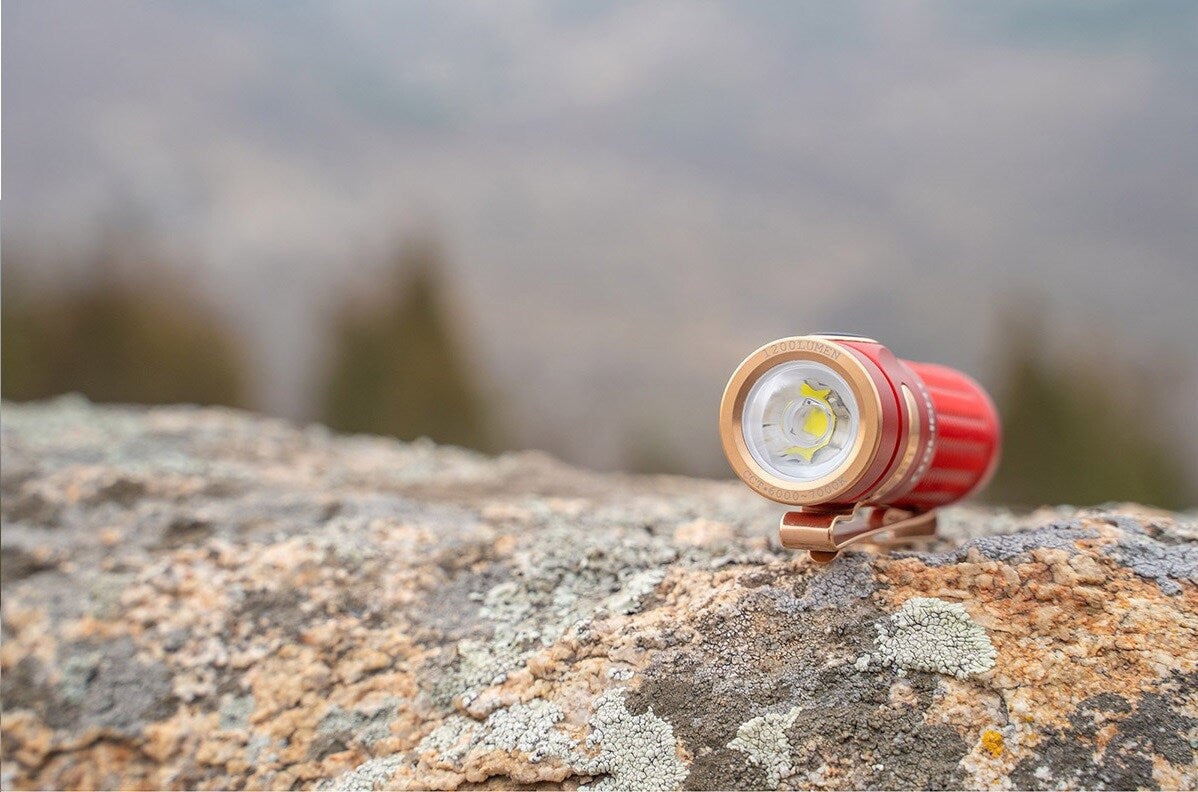 Latarka akumulatorowa Olight Baton 3 Red - 1200 lumenów