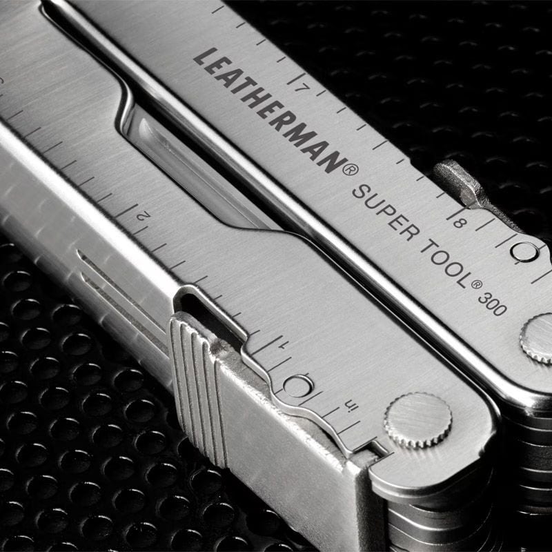Multitool Leatherman Super Tool 300 z kaburą