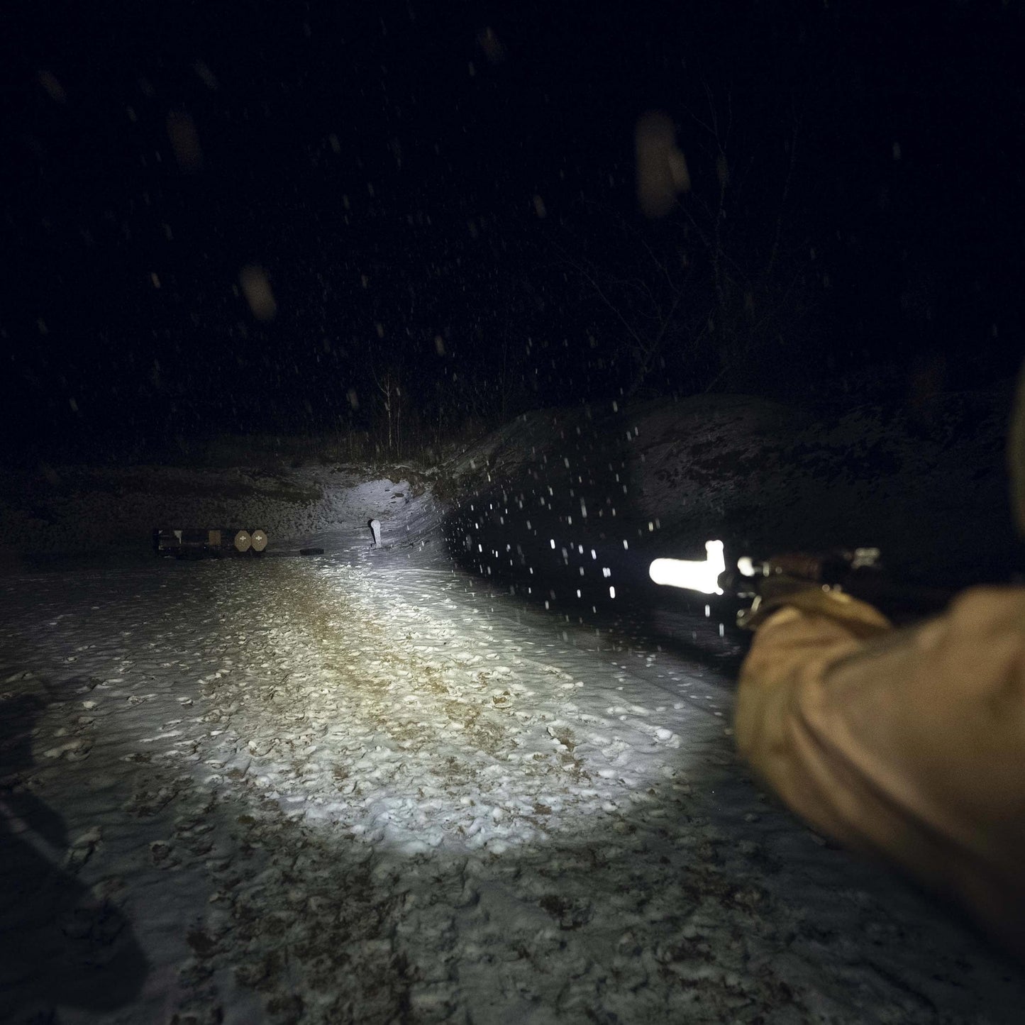 Latarka na broń Armytek Parma C2 Pro Black - 1500 lumenów