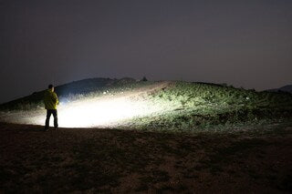 Latarka Olight ArkPro Class 1 Cool White Silver Graphite - 1500 lumenów