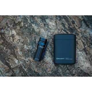 Latarka akumulatorowa Olight Baton 3 Premium Edition Black z bezprzewodowym etui ładującym - 1200 lumenów