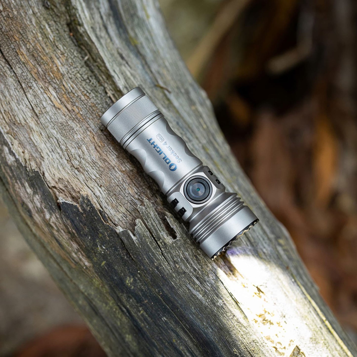 Latarka taktyczna Olight Seeker 4 Mini Cool White Limited Edition Ti - 1200 lumenów