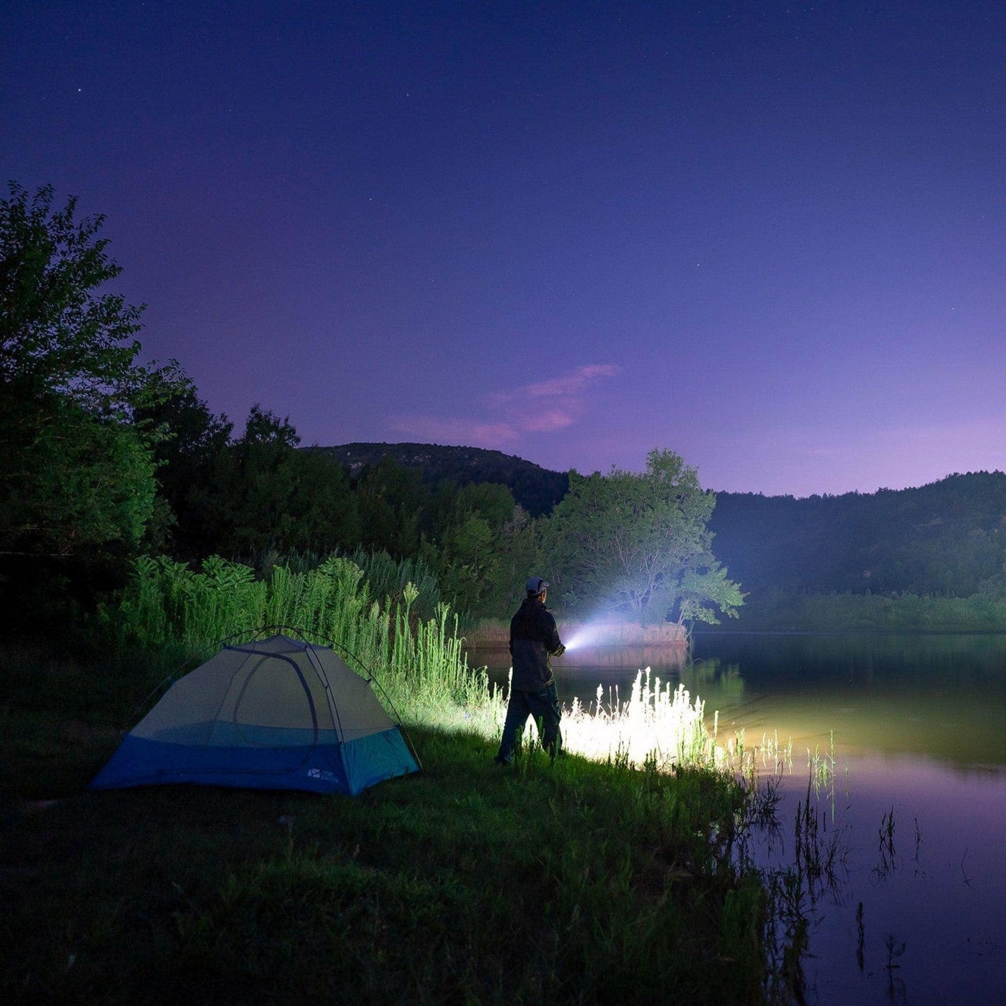 Latarka taktyczno-poszukiwawcza Olight Seeker 4 Pro Cool White OD Green - 4600 lumenów