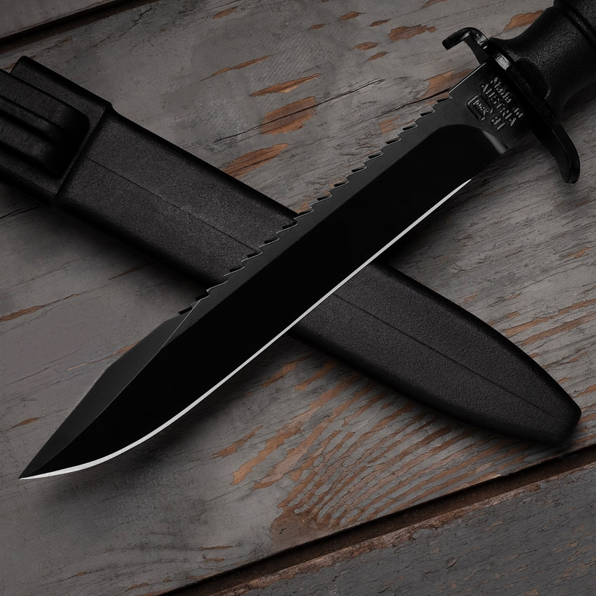 Nóż wojskowy Glock FM81 Black z piłą