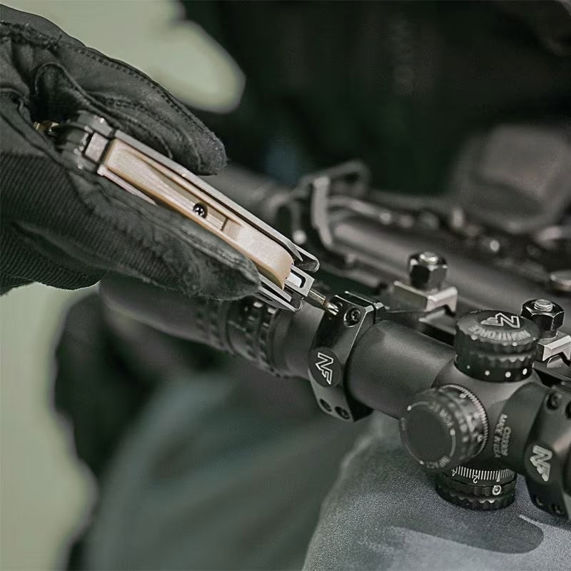 Multitool Leatherman MUT EOD Black Molle z kaburą