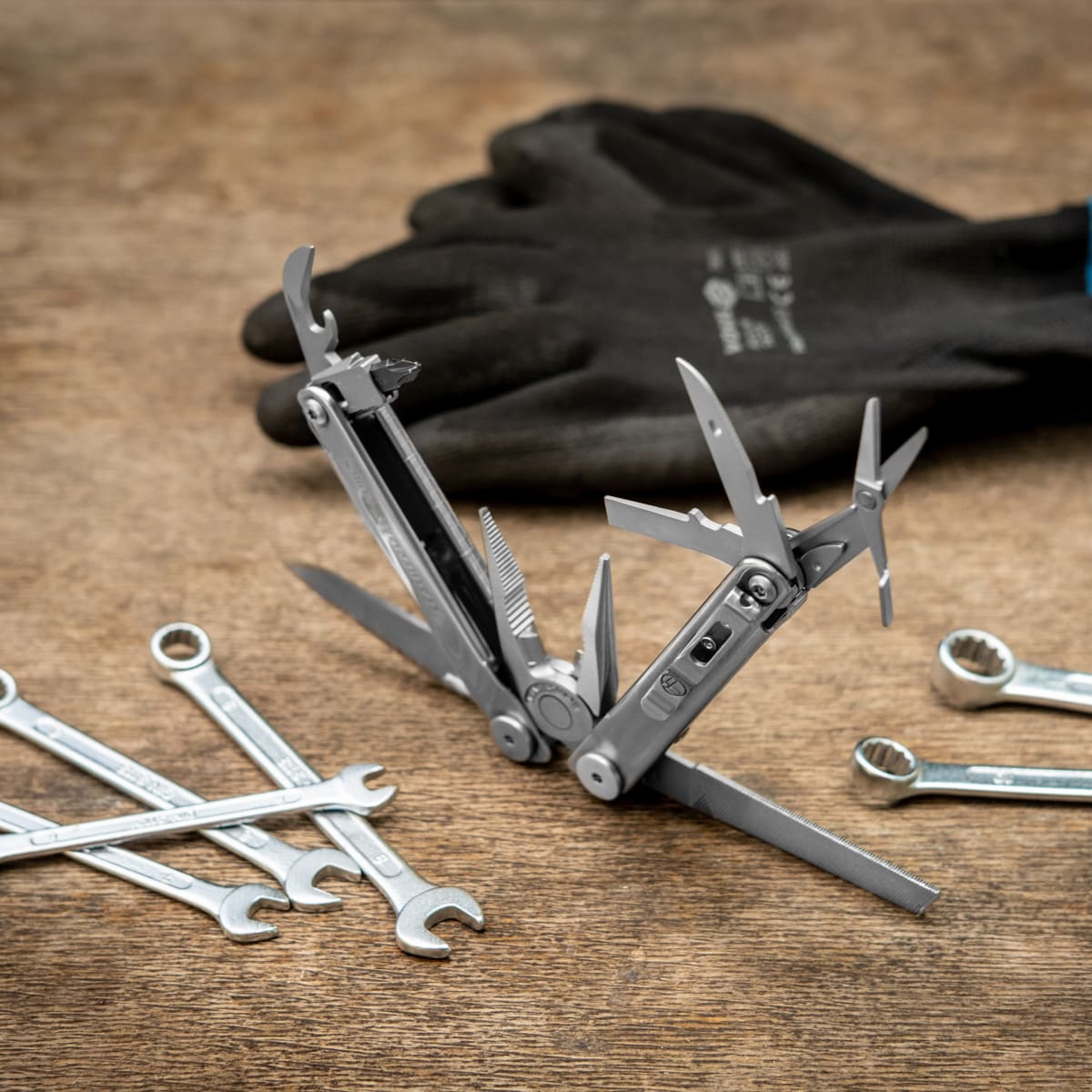 Multitool Leatherman Curl z kaburą