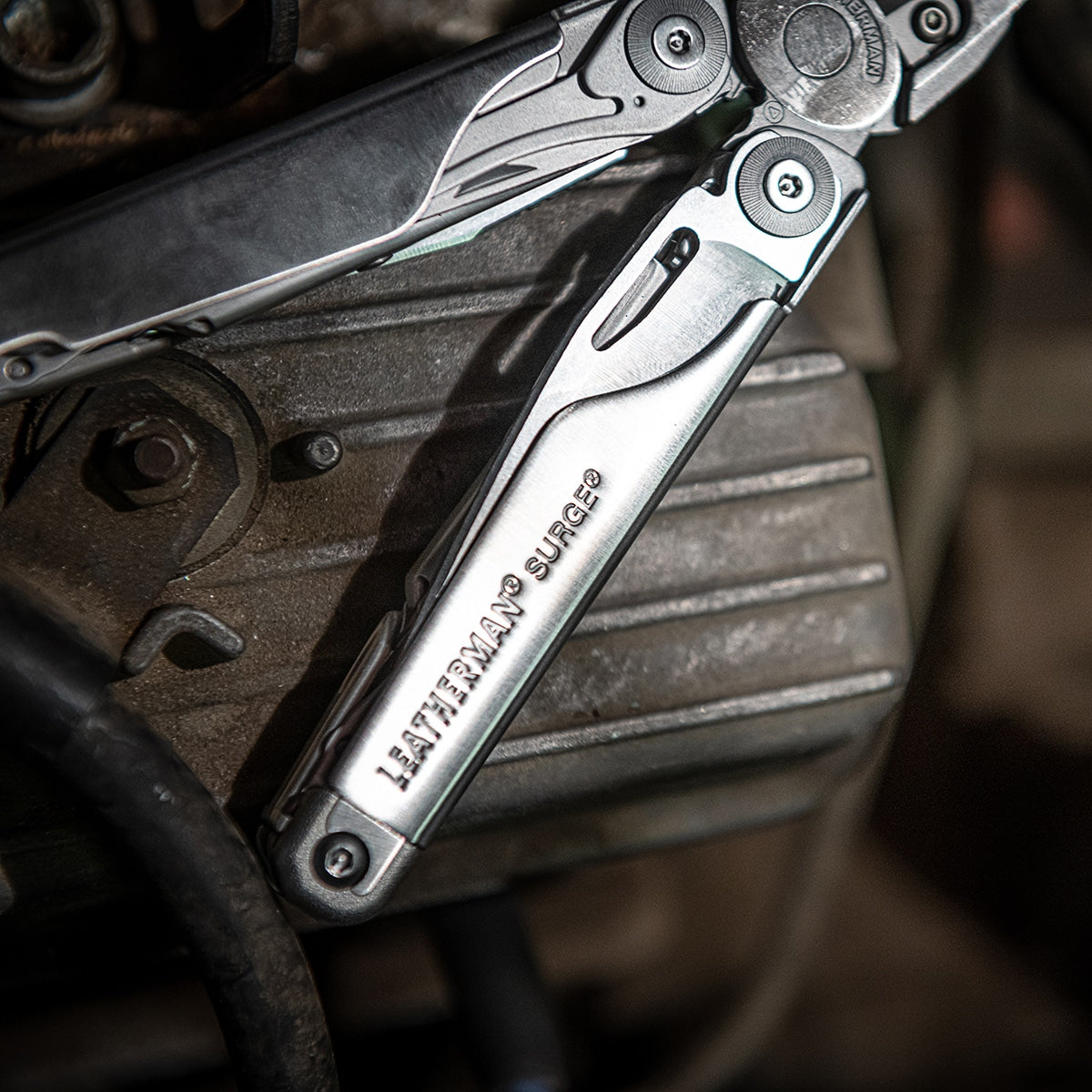 Multitool Leatherman Surge NEW z kaburą