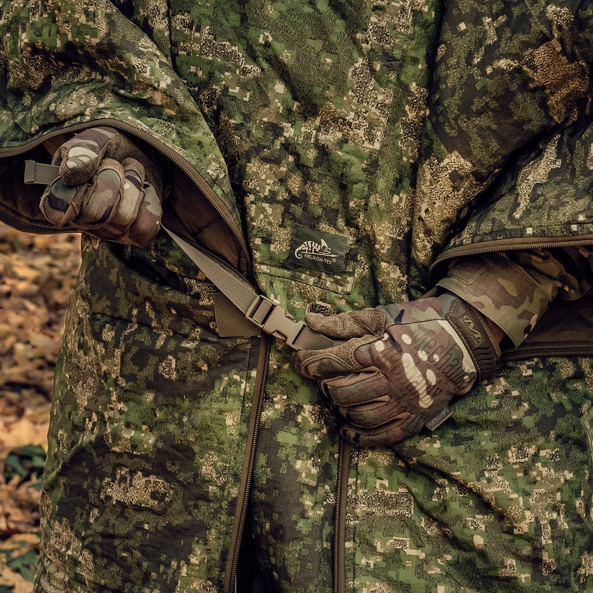 Ponczo Helikon Swagman Roll Climashield Apex z funkcją śpiwora - PenCott WildWood