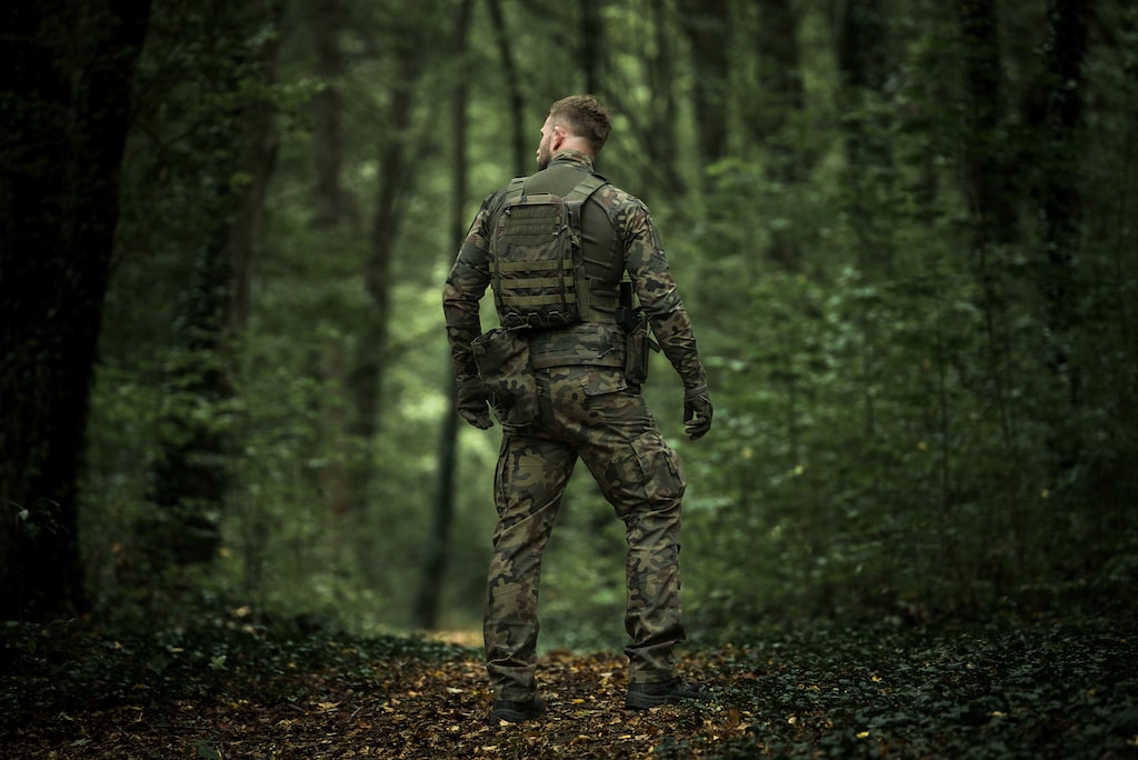Modułowa kamizelka taktyczna Helikon Guardian Military Set wz.93 Pantera PL Woodland - na płyty M