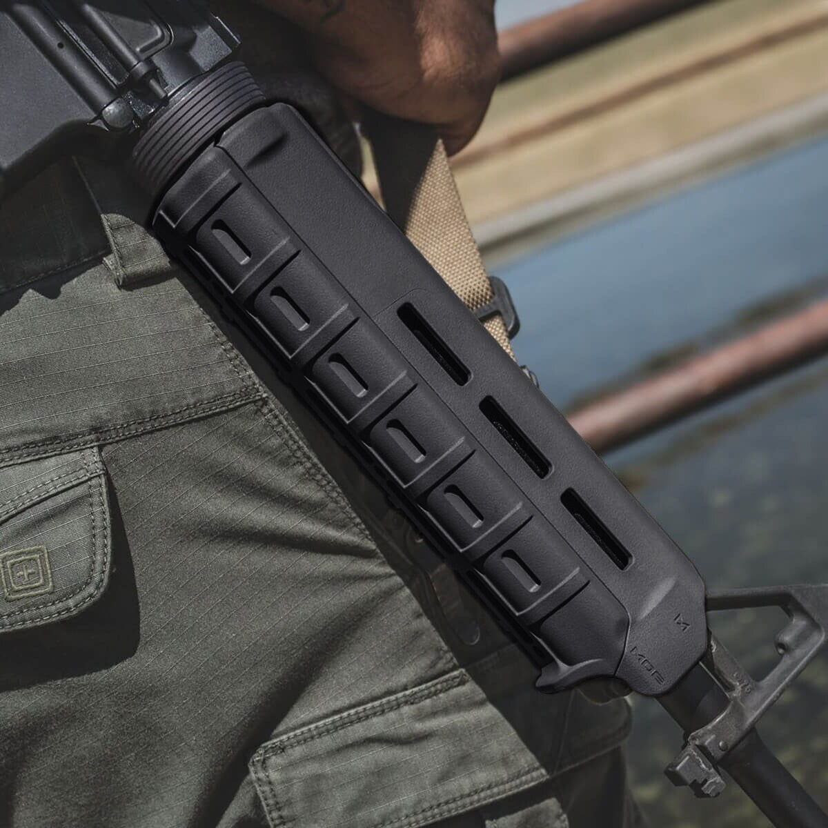 Łoże Magpul MOE M-LOK Hand Guard Mid-Lenght do karabinków AR15/M4 - Black