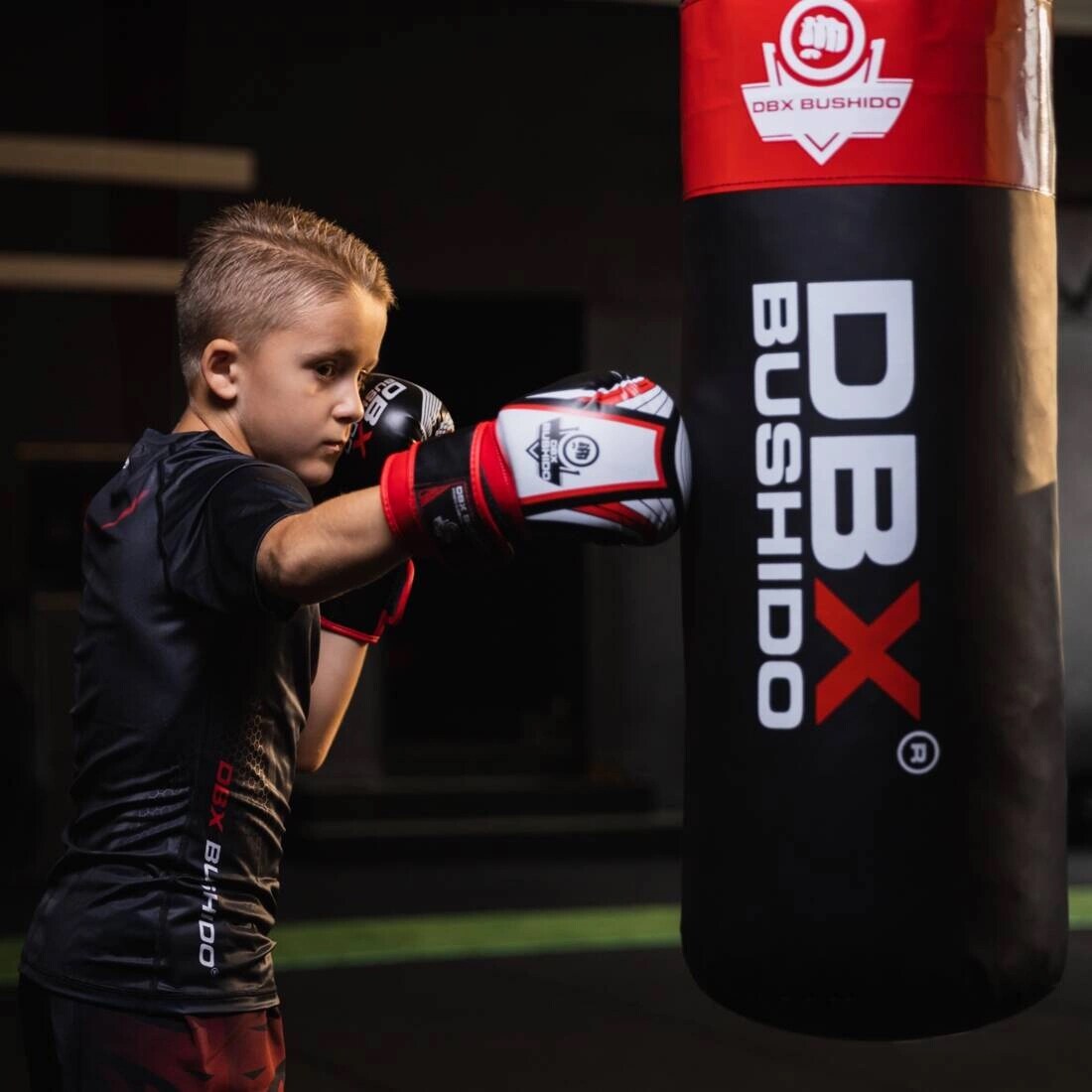 Rękawice bokserskie dziecięce DBX Bushido ARB-407v2 6 oz - Czarne/Czerwone