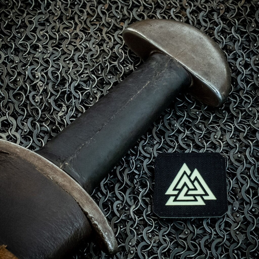 Naszywka M-Tac Valknut Laser Cut fluorescencyjna - Black