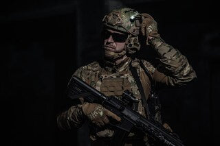 Latarka na hełm Streamlight Sidewinder Stalk Helmet Clips Arc Rail Mount Coyote - 76 lumenów