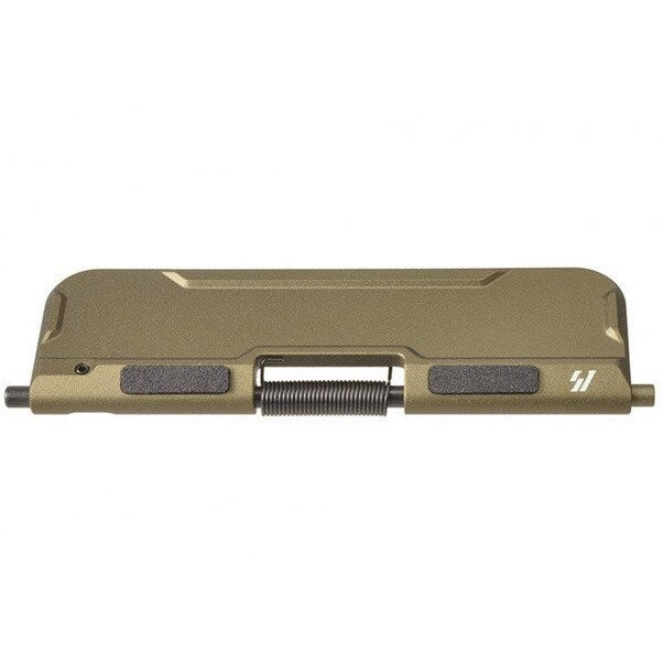 Klapka okna wyrzutnika łusek Strike Industries BUDC Billet Ultimate Dust Cover do karabinków AR - Flat Dark Earth