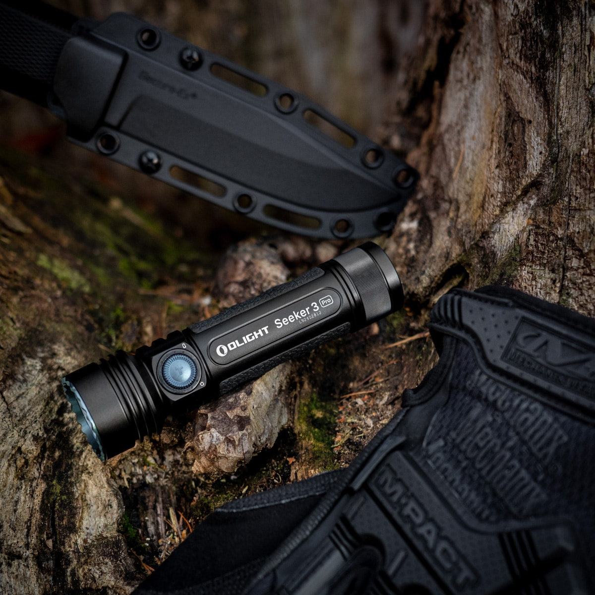 Latarka taktyczno-poszukiwawcza Olight Seeker 3 Pro Black - 4200 lumenów