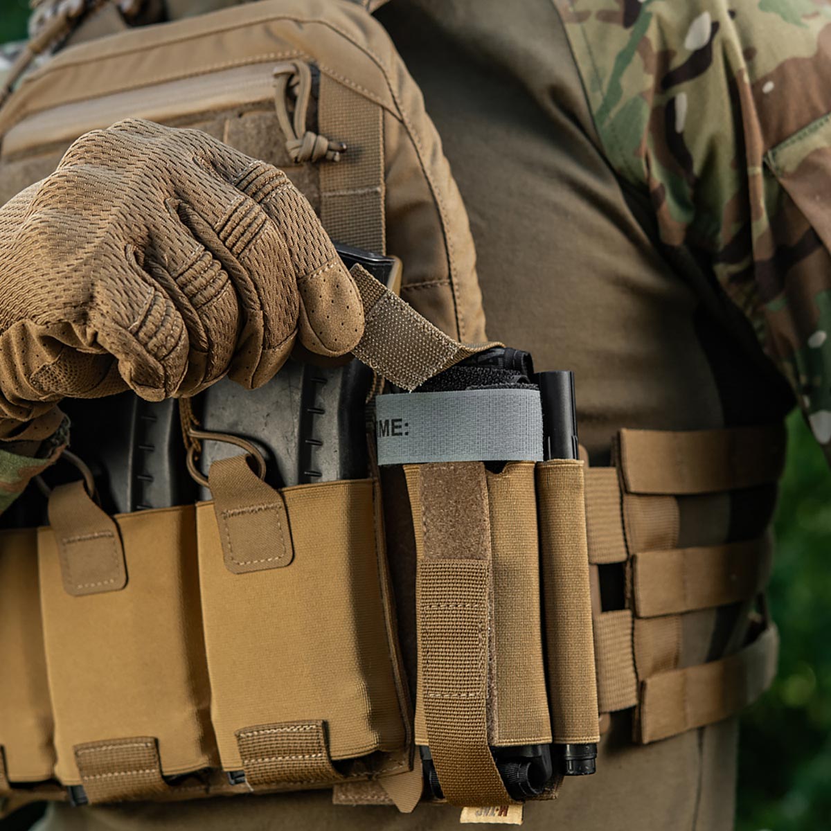 Ładownica z rzepem M-Tac na stazę taktyczną Gen. 5 - Coyote