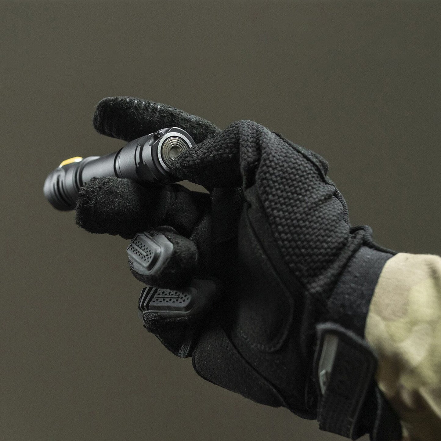 Latarka Armytek Partner C2 Magnet USB Warm - 1020 lm