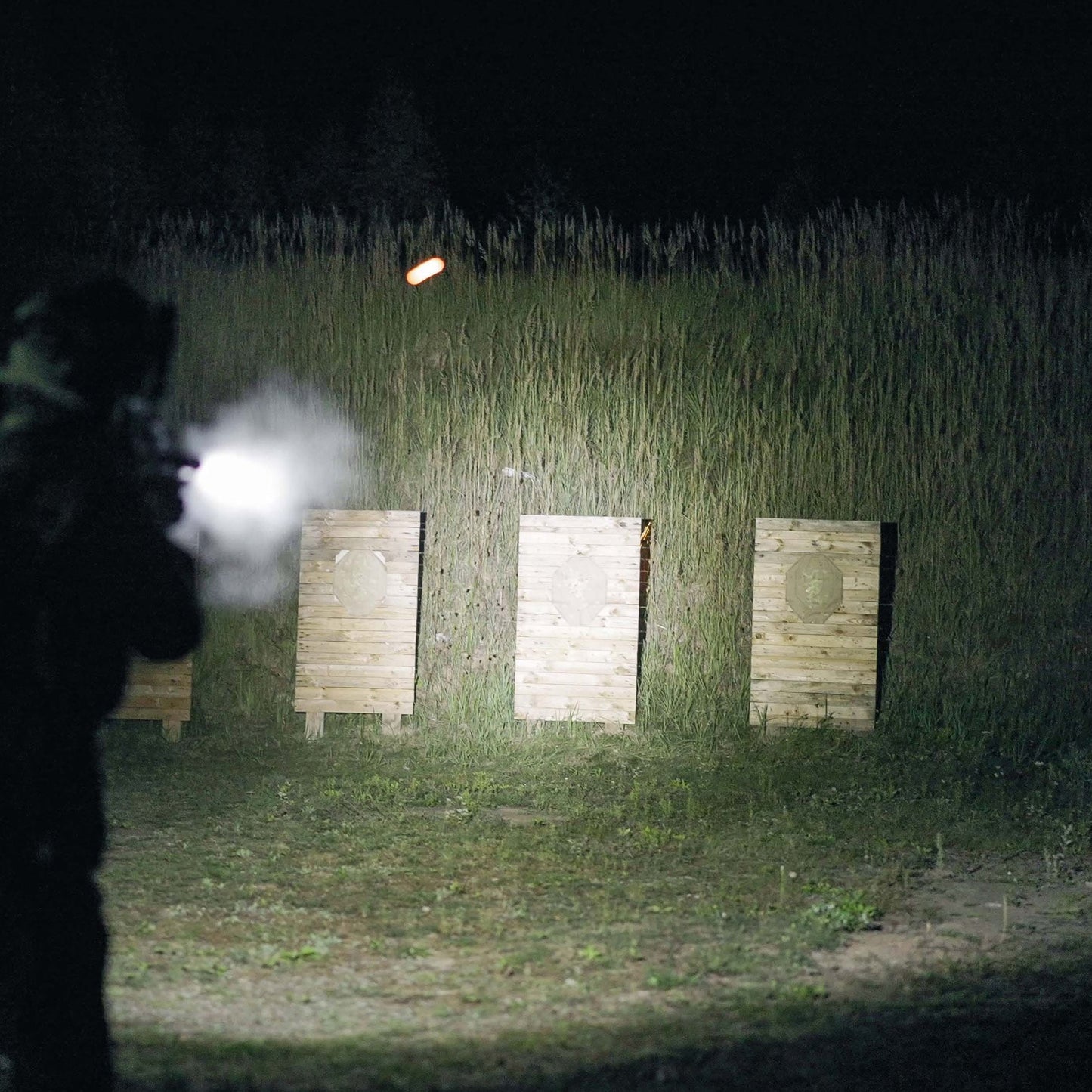 Latarka na broń Armytek Parma C2IR Pro Black - 1250 lumenów