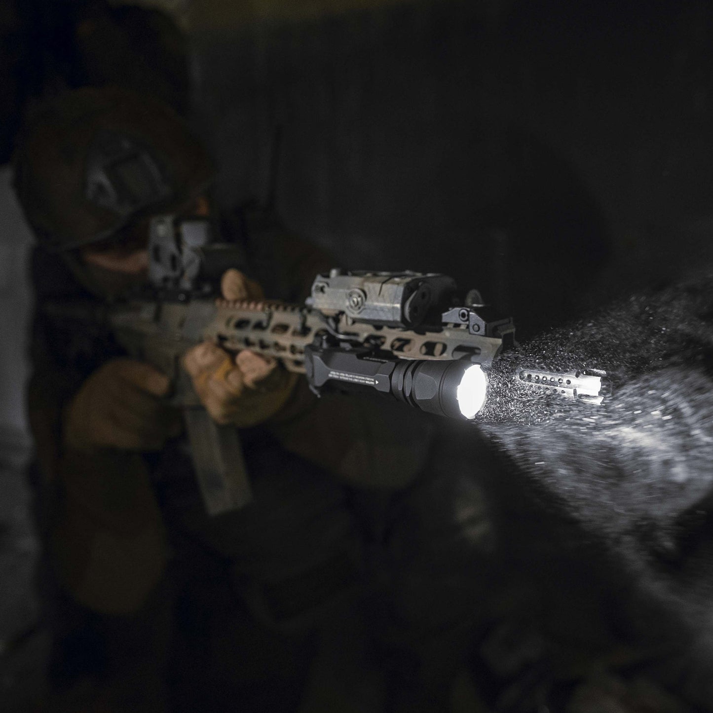 Latarka na broń Armytek Parma C2IR Pro Black - 1250 lumenów