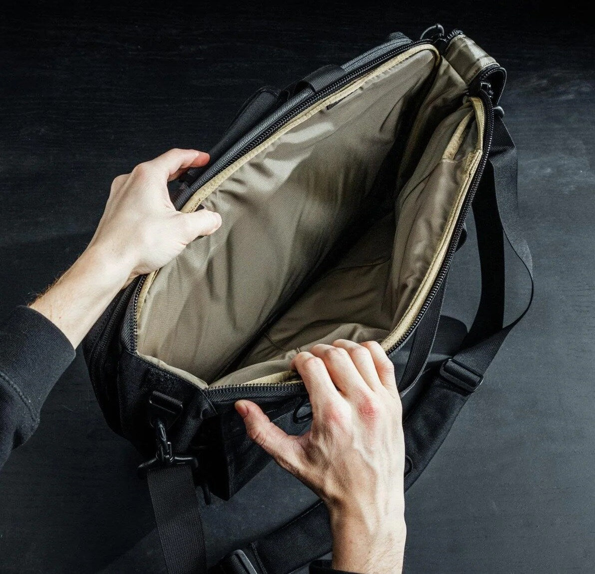 Torba Eberlestock Executive Brief 17,2 l - Black