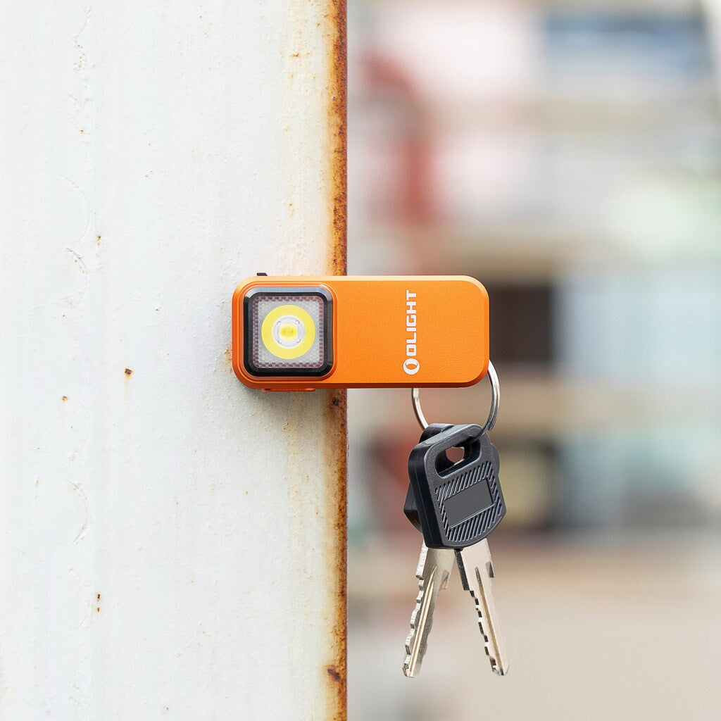 Latarka akumulatorowa Olight Oclip Orange - 300 lumenów