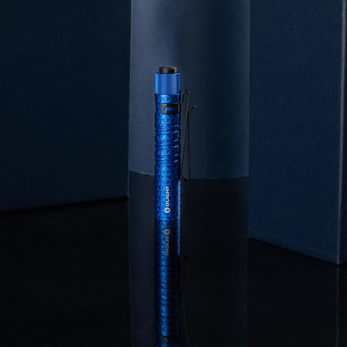 Latarka Olight I3T EOS Pinwheel Blue - 180 lumenów