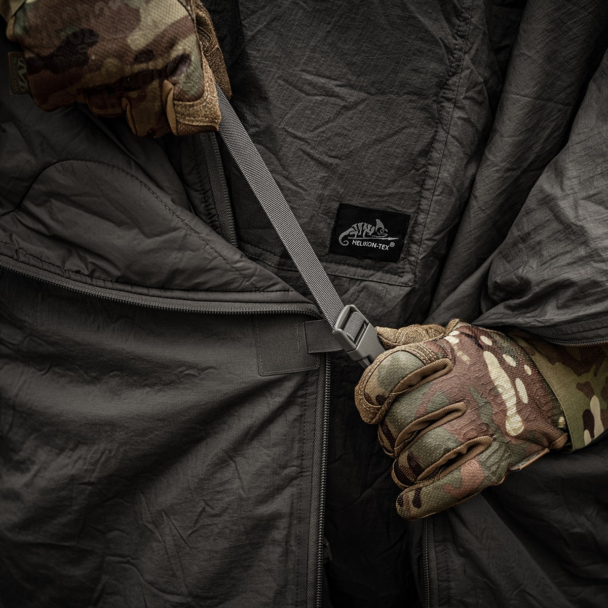 Ponczo Helikon Swagman Roll Climashield Apex z funkcją śpiwora - Shadow Grey