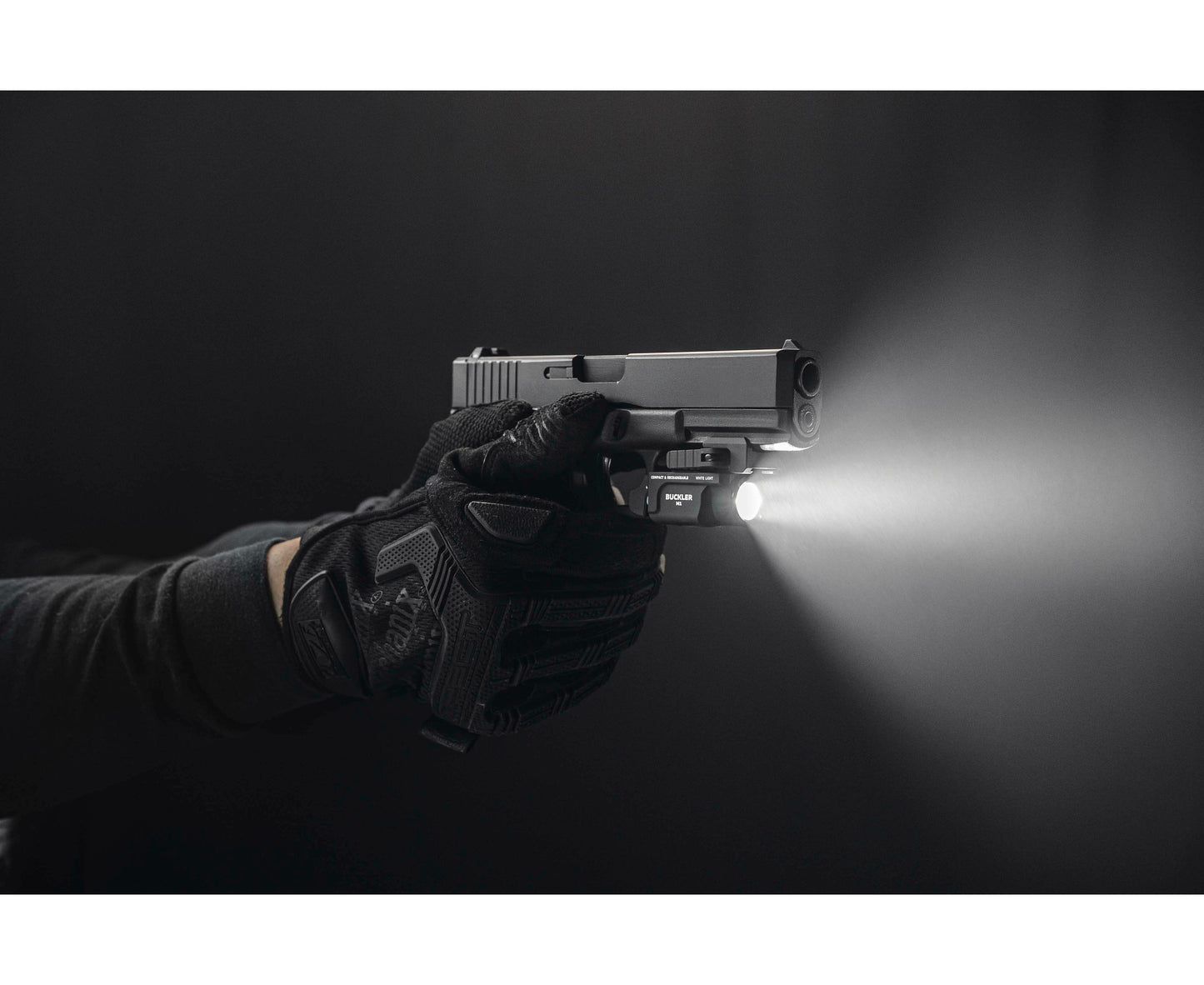 Latarka na broń Armytek Buckler M1 - 700 lumenów