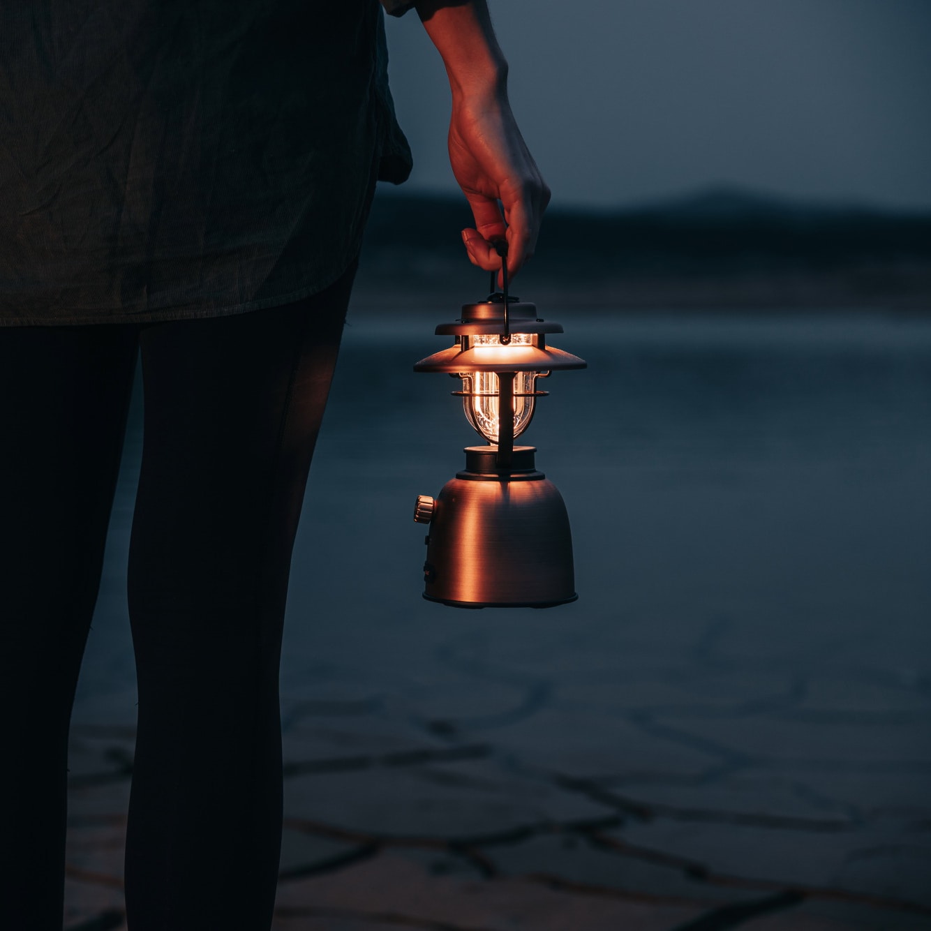 Lampa kempingowa Olight Olantern Stretch Vintage Copper - 500 lumenów