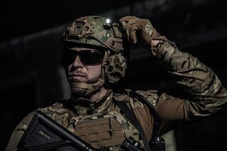 Latarka na hełm Streamlight Sidewinder Stalk Helmet Clip Coyote - 76 lumenów