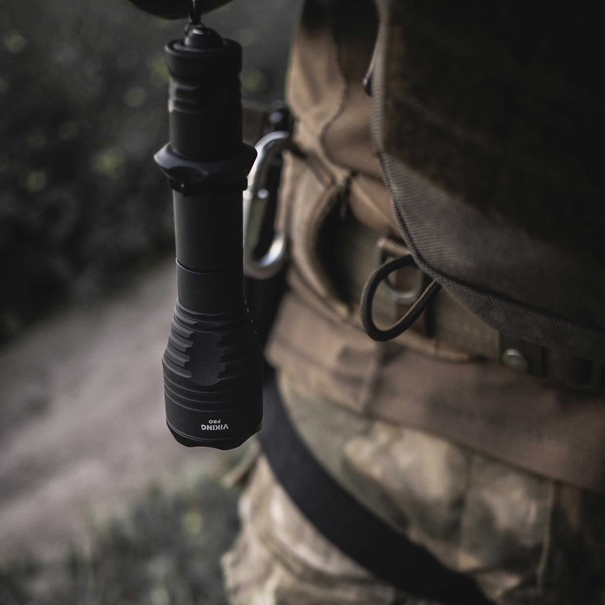 Latarka Armytek Viking Pro Magnet USB Warm - 2050 lumenów
